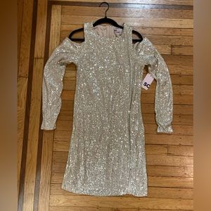SO by Kohl’s sequin cutout shoulder dress, size medium NWT